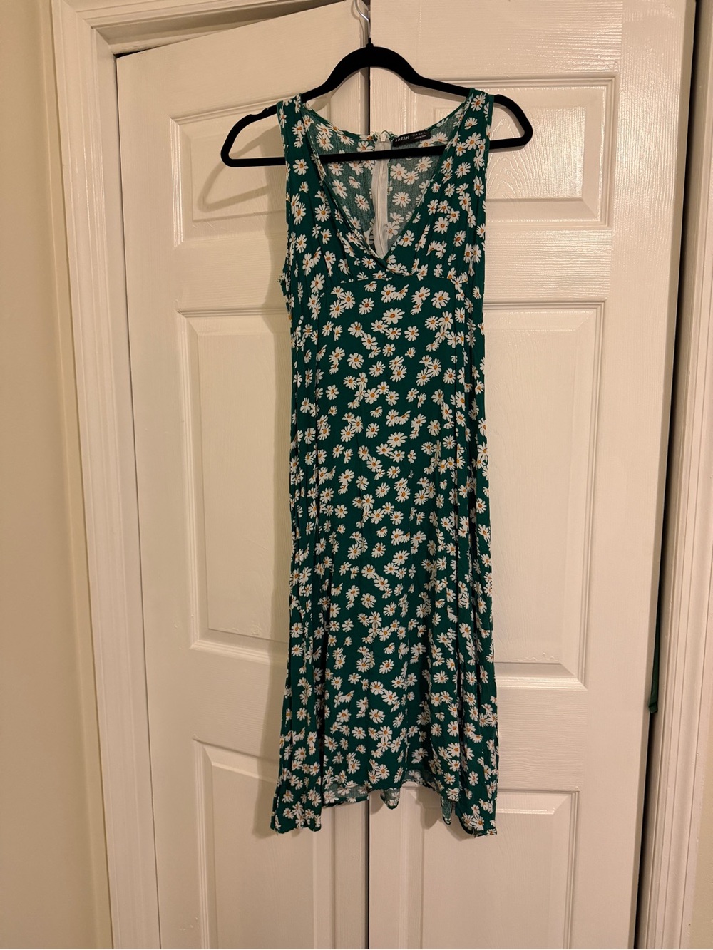 SHEIN Green Midi Dress with White Daisy Pattern